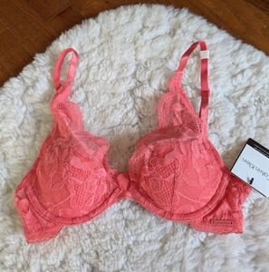 Calvin Klein Provocative Plunge Padded Underwire Bra 32b